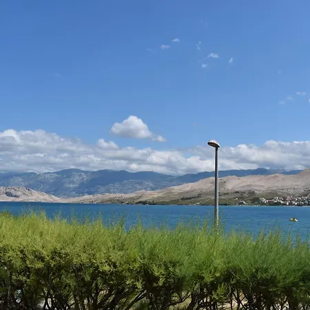 Andreja לינה וארוחת בוקר פג