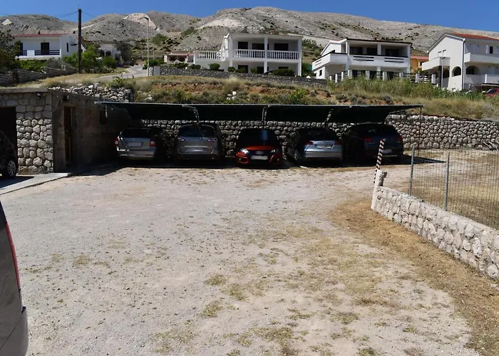 فندق مبيت وإفطار Andreja 3*