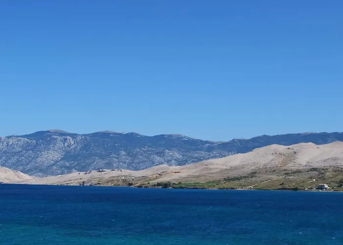 לינה וארוחת בוקר Andreja פג