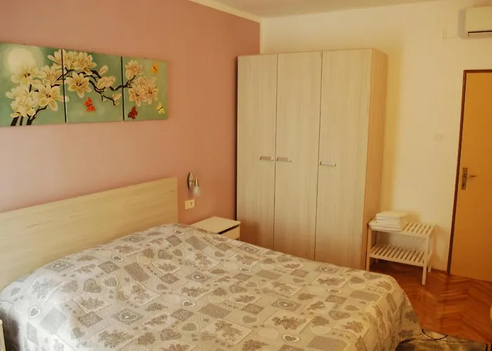 Andreja לינה וארוחת בוקר 3*